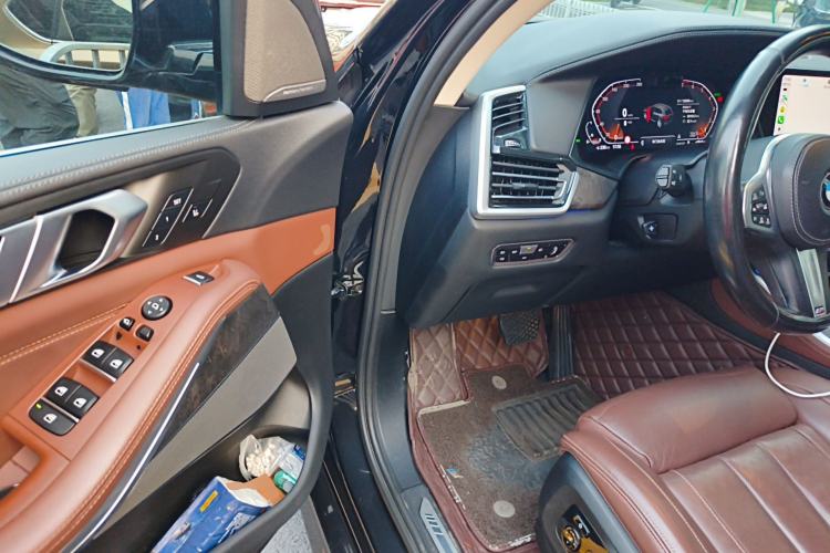 Used BMW X5 2021 xDrive40i Luxury Model with M Sport Package
