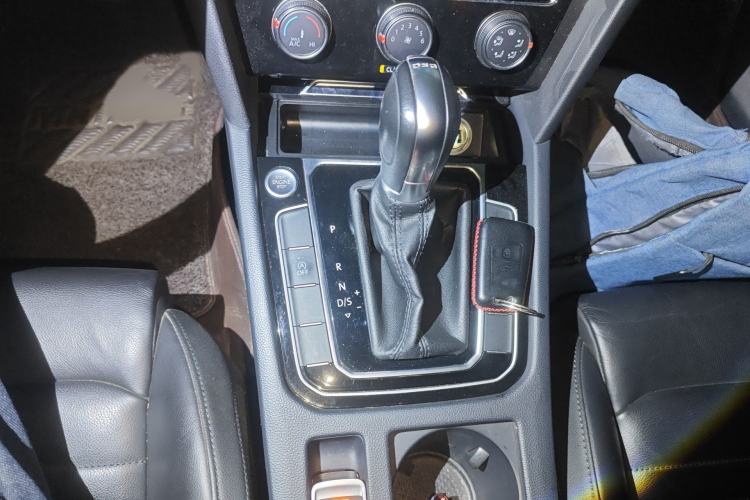 Used Volkswagen Magotan 2018 330TSI DSG Advanced Model
