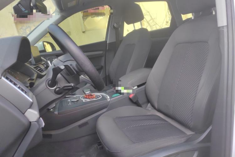 Used Audi Q5L 2018 40 TFSI Prestige Edition China VI Emission Standard Left Front Seat