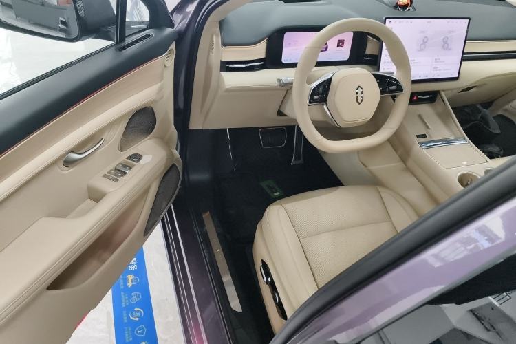 Used Hima AITO M5 2025 Extended-Range Ultra All-Wheel-Drive Version Driver Seat