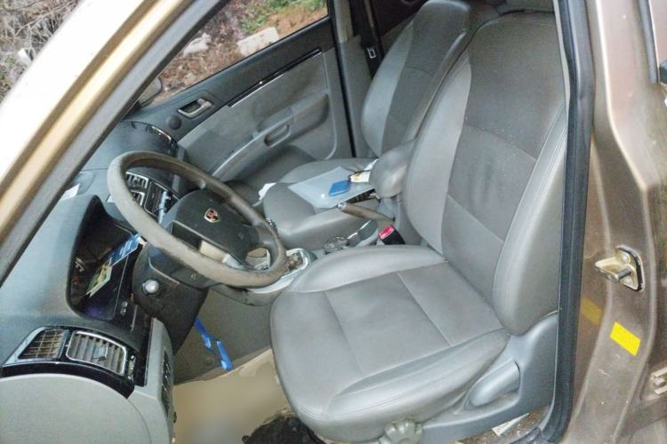 Used Geely Auto Classic Emgrand 2013 Sedan 1.5L Manual Entry-Level Model
