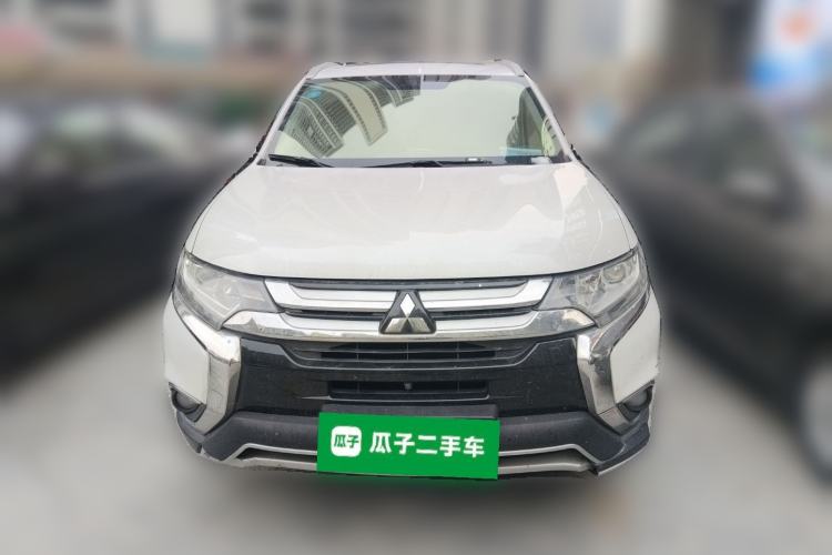 Used Mitsubishi Outlander 2017 2.0L Two-Wheel Drive Glory Edition 5 Seats Front