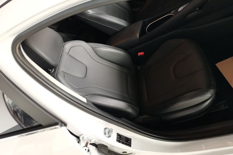 Used Hyundai Elantra 2022 1.5L CVT LUX Prestige Edition Right Front Seat