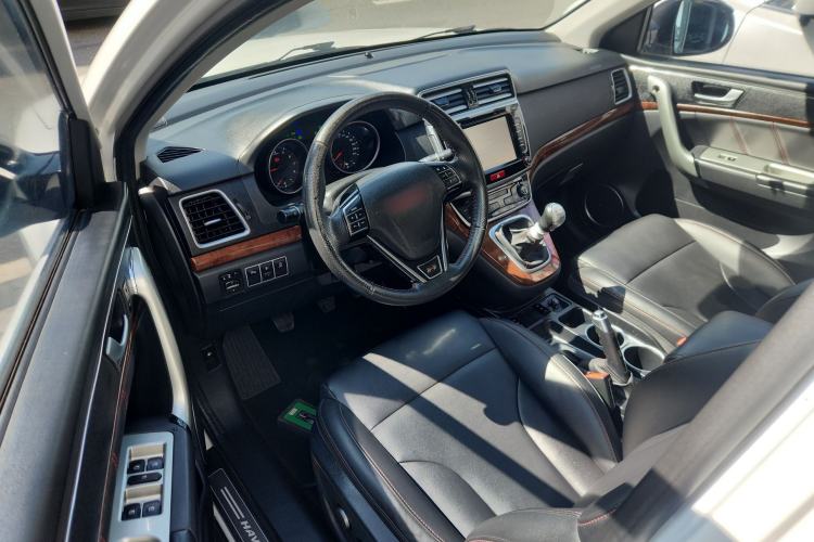 Used Haval H6 2015 Revised Version Sport Edition 1.5T Manual Transmission Two-Wheel Drive Elite Grade
