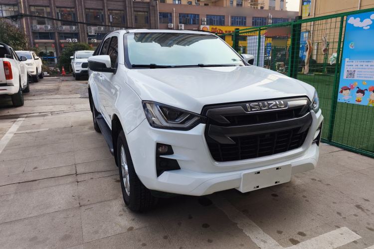 Used Isuzu D-MAX 2023 2.5T Automatic Two-Wheel Drive Diesel Standard Wheelbase Lingdong Edition