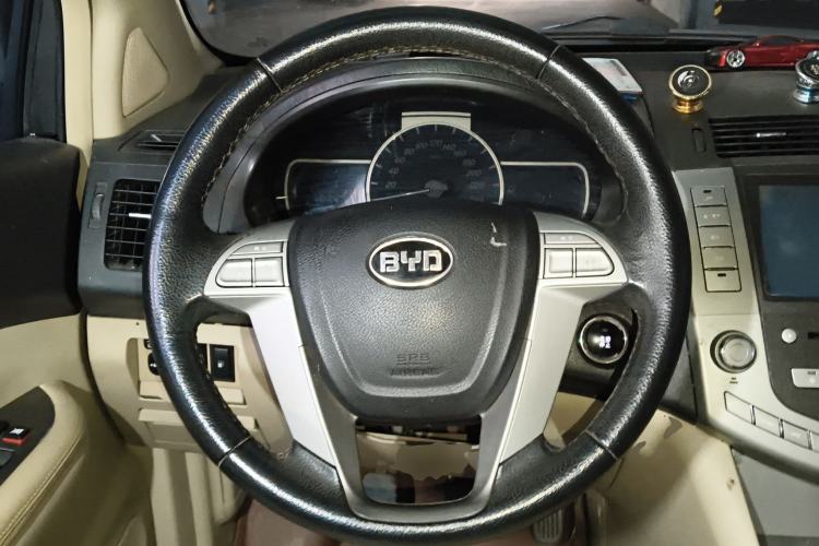 Used BYD S6 2013 Jingyue Edition 2.0L Manual Luxury Model 5 Seats