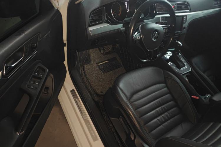 Used Volkswagen Lamando 2018 280TSI DSG Comfort Edition Driver Seat