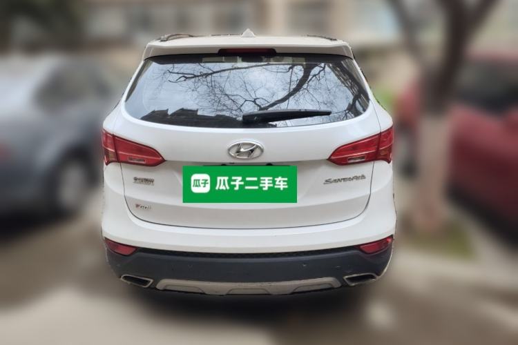 Used Hyundai Santa Fe 2015 2.0T Automatic Two-Wheel Drive Smart Version 5 Seats