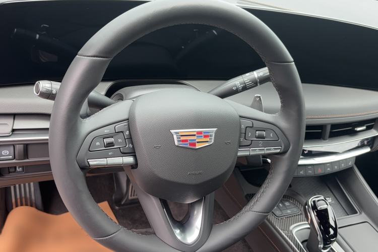 Used Cadillac CT5 2024 28T Platinum Edition Steering Wheel