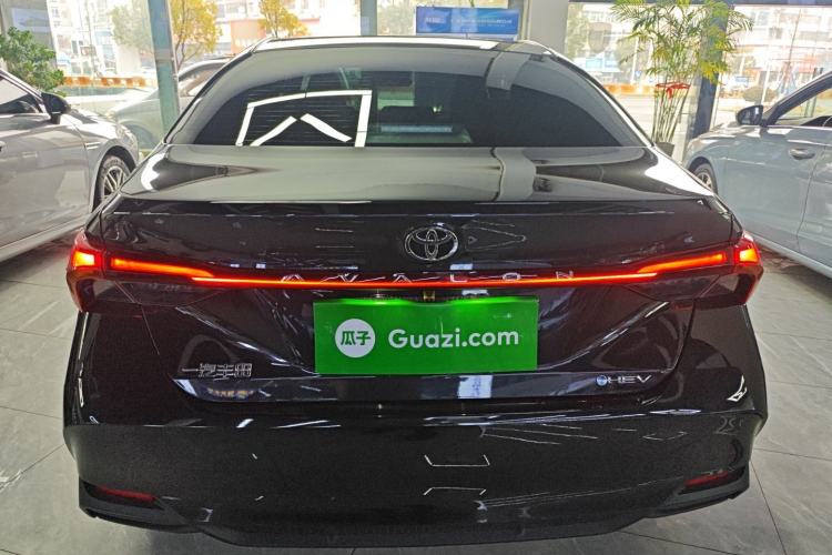 Used Toyota Avalon 2024 Dual-Motor 2.0L Premium Edition

