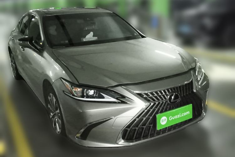 Used Lexus ES 2023 200 Excellence Edition
