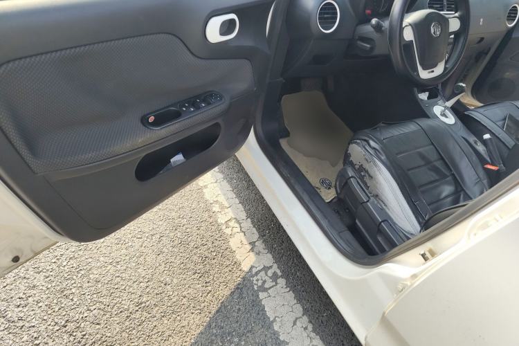 Used MG 3 2013 1.5L AMT Elite Edition Driver Seat