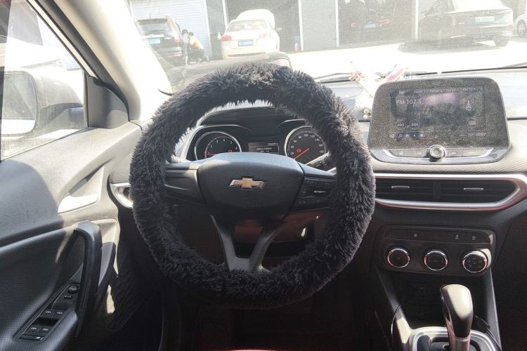 Used Chevrolet Trax 2019 325T Automatic Sport Edition China VI Standard Steering Wheel