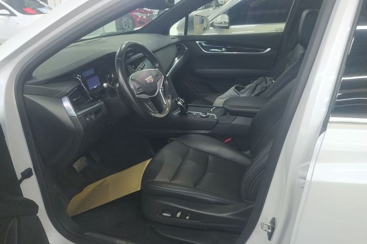 Used Cadillac XT5 2021 28T Luxury Model
