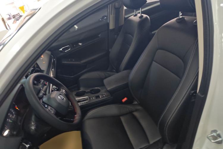 Used Honda Civic 2023 240TURBO CVT Dynamic · Center Stage Special Edition
