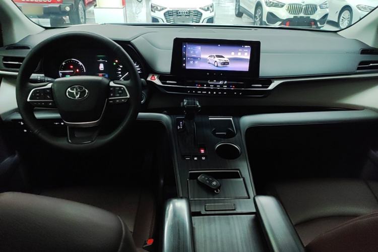 Used Toyota SIENNA 2024 2.5L Hybrid Comfort Edition