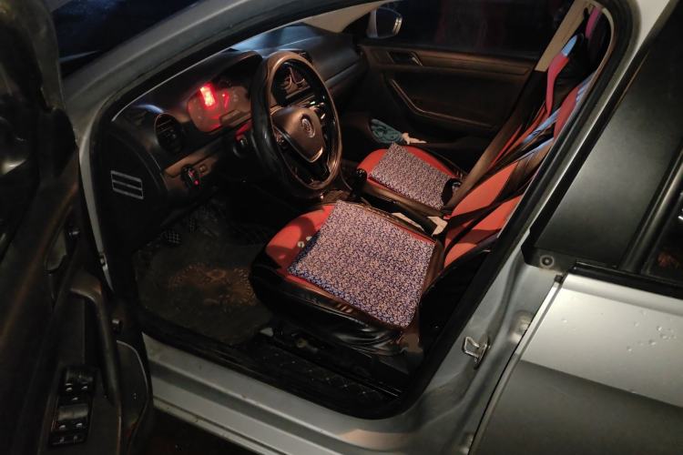 Used Volkswagen Jetta 2015 Zhuihui Edition 1.4L Manual Fashion Model Driver Seat