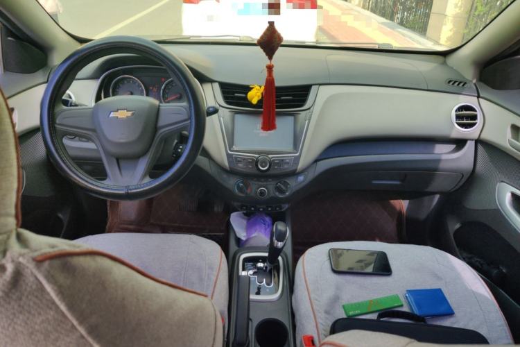 Used Chevrolet Sail 2015 Sail 3 1.3L AMT Ideal Edition Center Console