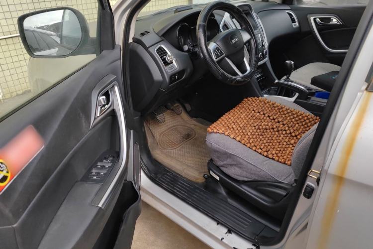 Used JMC Yuhu 7 2016 2.4T Two-Wheel Drive Luxury Edition JX4D24