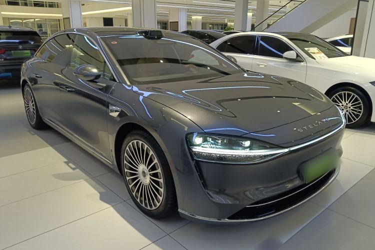 Used Hima Stelato S9 2025 Extended-Range Max+ Front Right 45 Deg