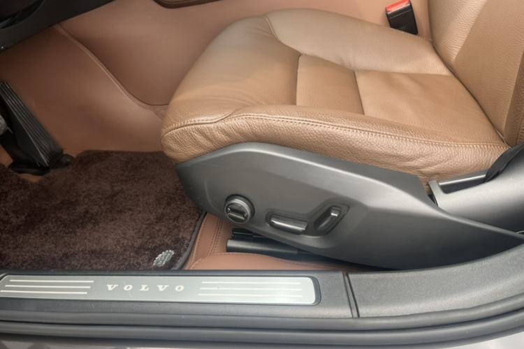 Used Volvo V90 2024 Cross Country B5 AWD Smart Range Edition
