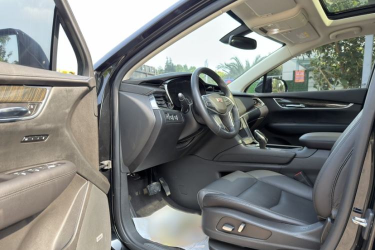 Used Cadillac XT5 2018 25T Luxury Model
