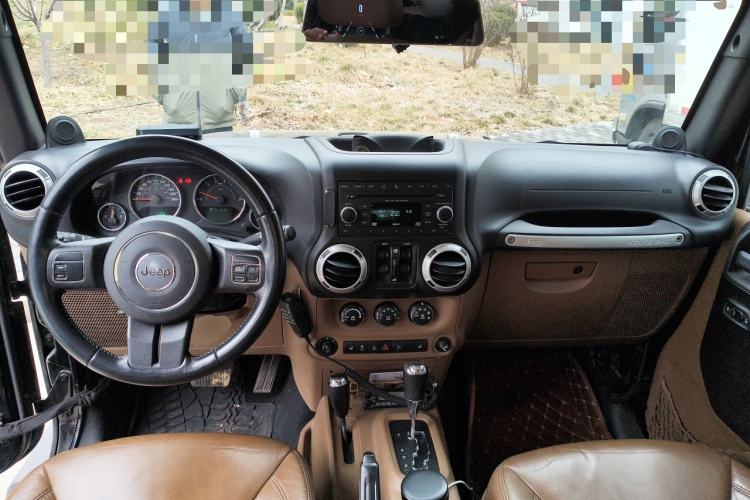 Used Jeep Wrangler 2013 3.6L Sahara Four-Door Edition
