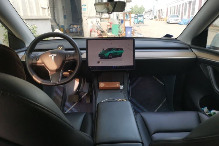 Used Tesla Model Y 2022 Long-Range All-Wheel-Drive Version
