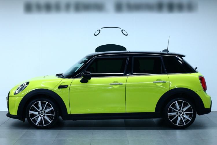 Used MINI MINI 2023 Updated 1.5T COOPER Artist Five-Door Edition