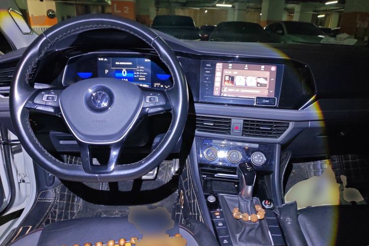 Used Volkswagen Sagitar 2021 280TSI DSG 30th Anniversary Edition Center Console