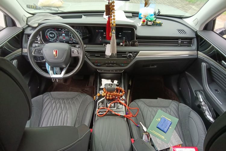 Used Hongqi HS5 2022 Revised Version 2.0T Smart Connect Flagship Edition Center Console