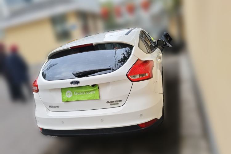 Used Ford Focus 2015 Hatchback EcoBoost 125 Automatic Supreme Style Edition
