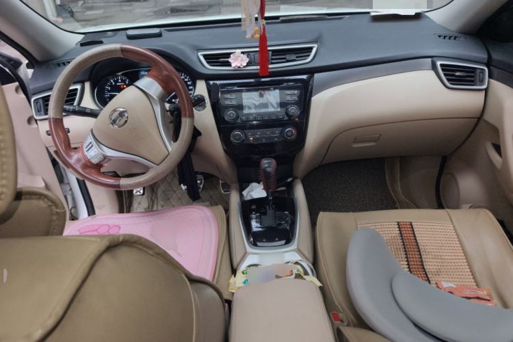 Used Nissan X-Trail 2016 2.0L CVT Smart Enjoyment Version 4WD
