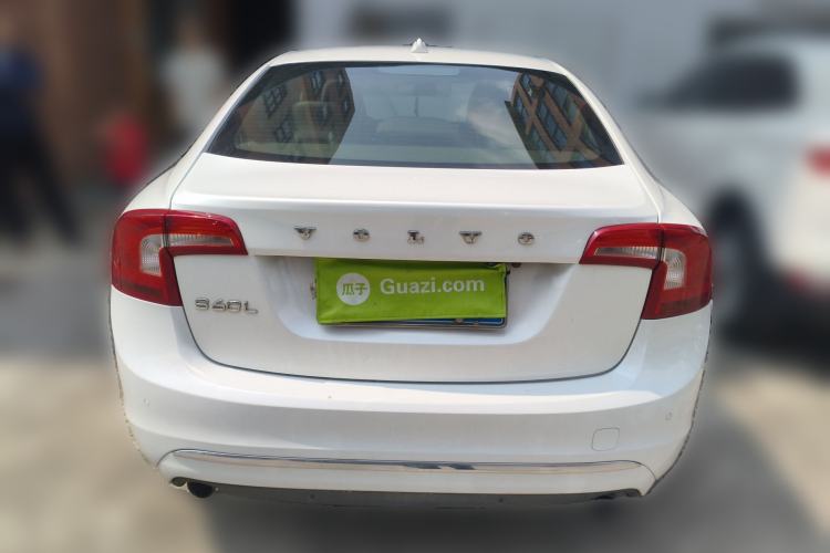 Used Volvo S60 2014 S60L 2.0T Zhiyuan Edition
