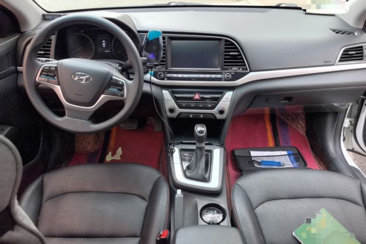 Used Hyundai Elantra (6th Generation / Lingdong) 2016 1.6L Automatic ZhiXuan – Elite Version Center Console