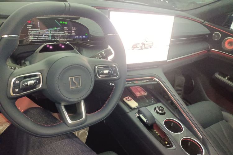 Used Zeekr 001 2026 Model 103° Rear-Drive Max Version Center Console