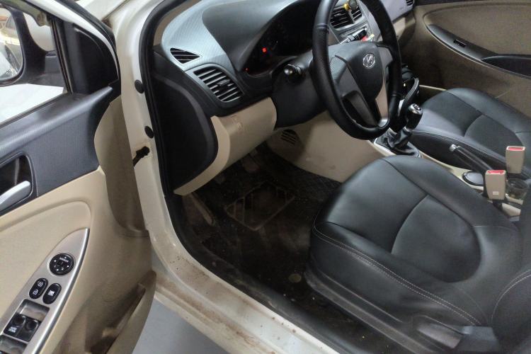 Used Hyundai Verna (older generation) 2016 1.4L Manual Smart GLS Trim