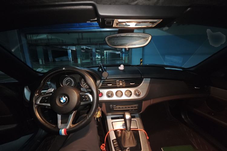 Used BMW Z4 2009 sDrive23i Leading Model Center Console