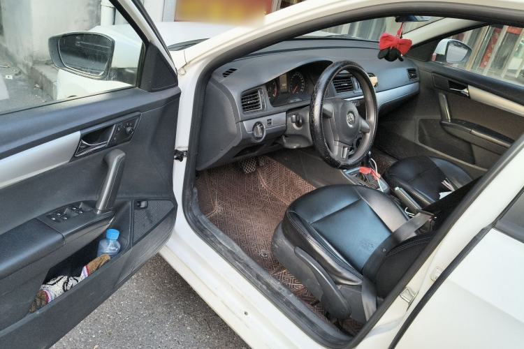 Used Volkswagen Lavida 2013 Revised Classic 1.6L Automatic Fashion Edition