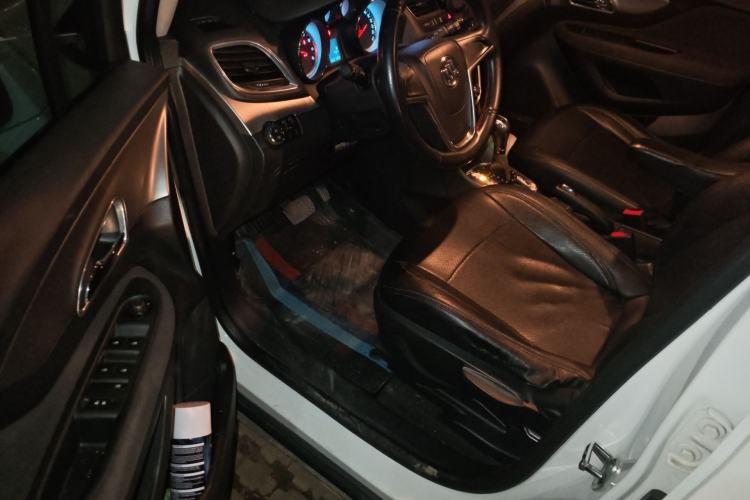 Used Buick Encore 2015 1.4T Automatic Two-Wheel Drive Urban Elite Version
