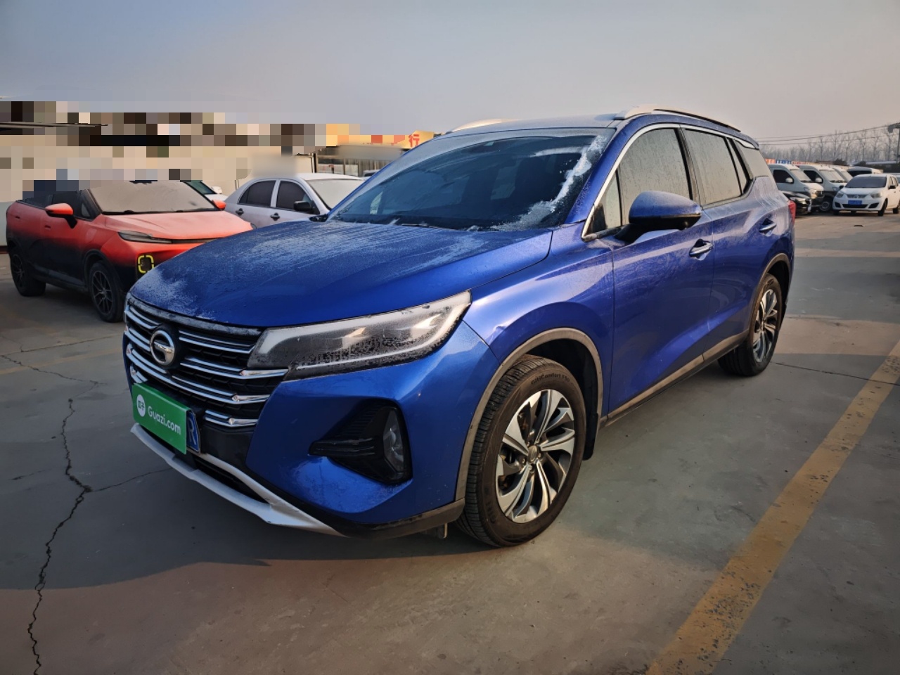 تحت مقدمة السيارة