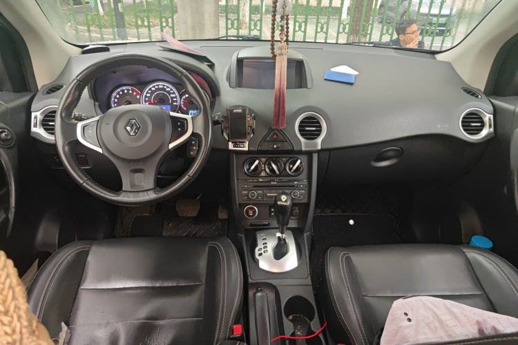 Used Renault Koleos 2014 Revised Version 2.0L Two-Wheel Drive Standard Edition Center Console