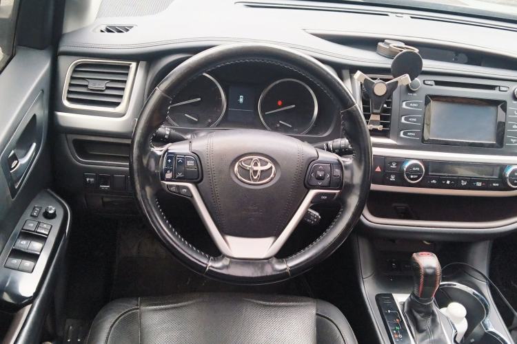 Used Toyota Highlander 2017 2.0T Four-Wheel Drive Luxury Edition 7 Seats Steering Wheel