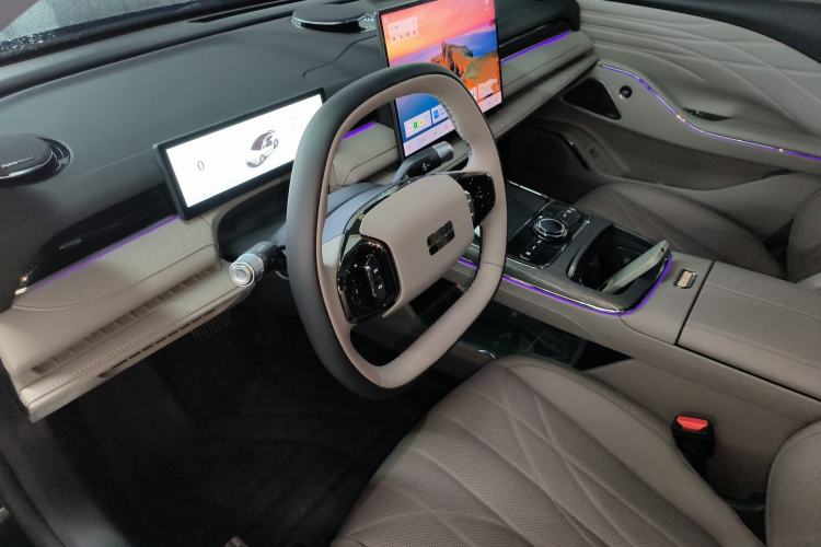 Used Geely Galaxy 8 2025 130km EM-i Prestige Edition Driver Seat