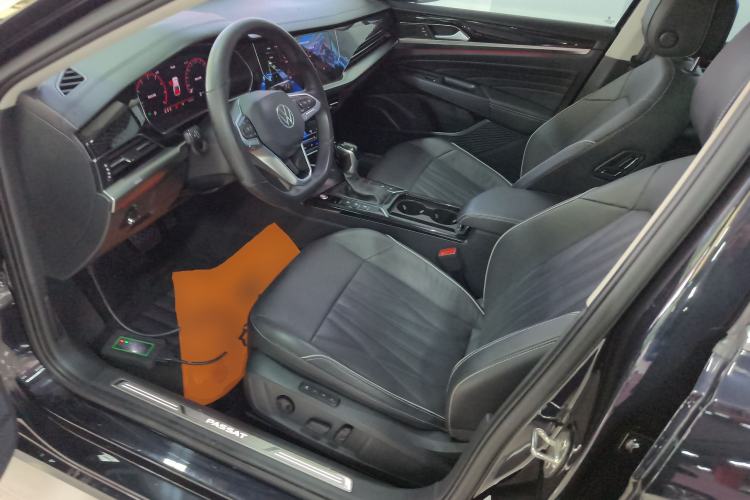 Used Volkswagen Passat 2022 330TSI Luxury Edition
