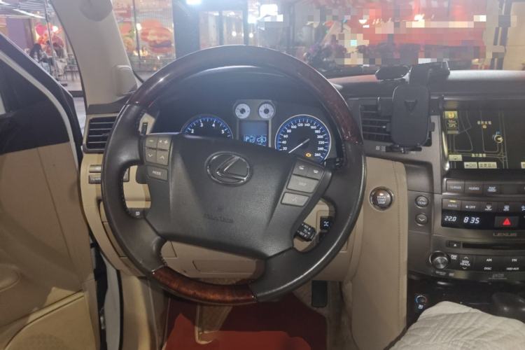 Used Lexus LX 2009 570
