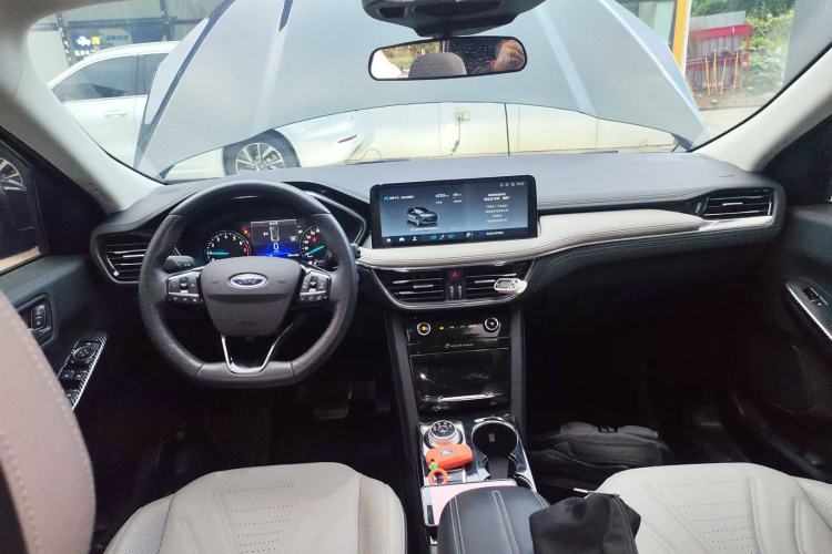 Used Ford Escape 2020 EcoBoost 245 Two-Wheel-Drive Titanium Edition
