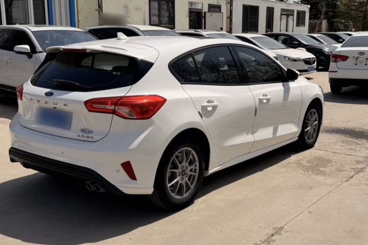 Used Ford Focus 2020 Hatchback 1.5L Automatic Sharp Edition Exterior 5