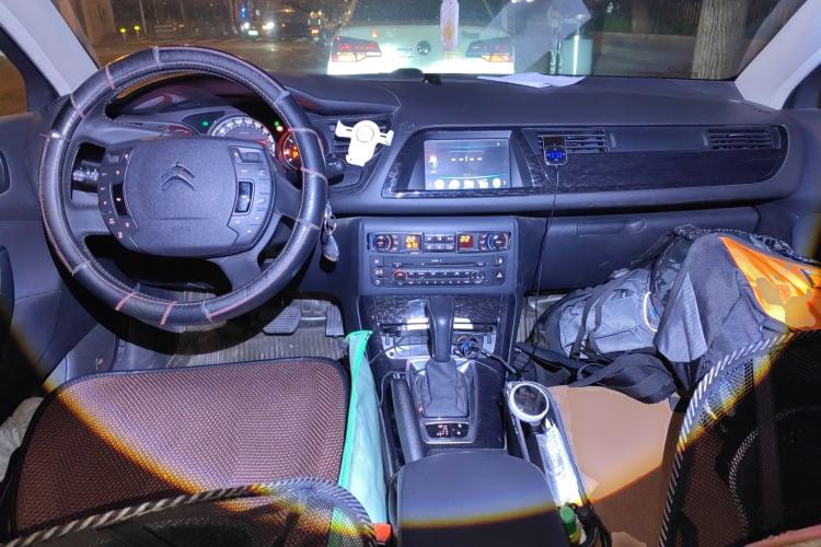 Used Citroen C5 2013 2.3L Automatic Enjoyment Model Center Console