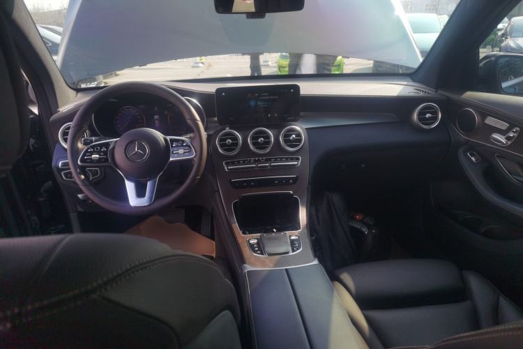Used Mercedes-Benz GLC 2020 GLC 300 L 4MATIC Dynamic Edition Center Console